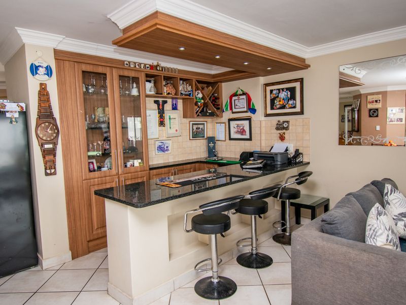 Apartment For Sale in Jeffreys Bay - Photo 5