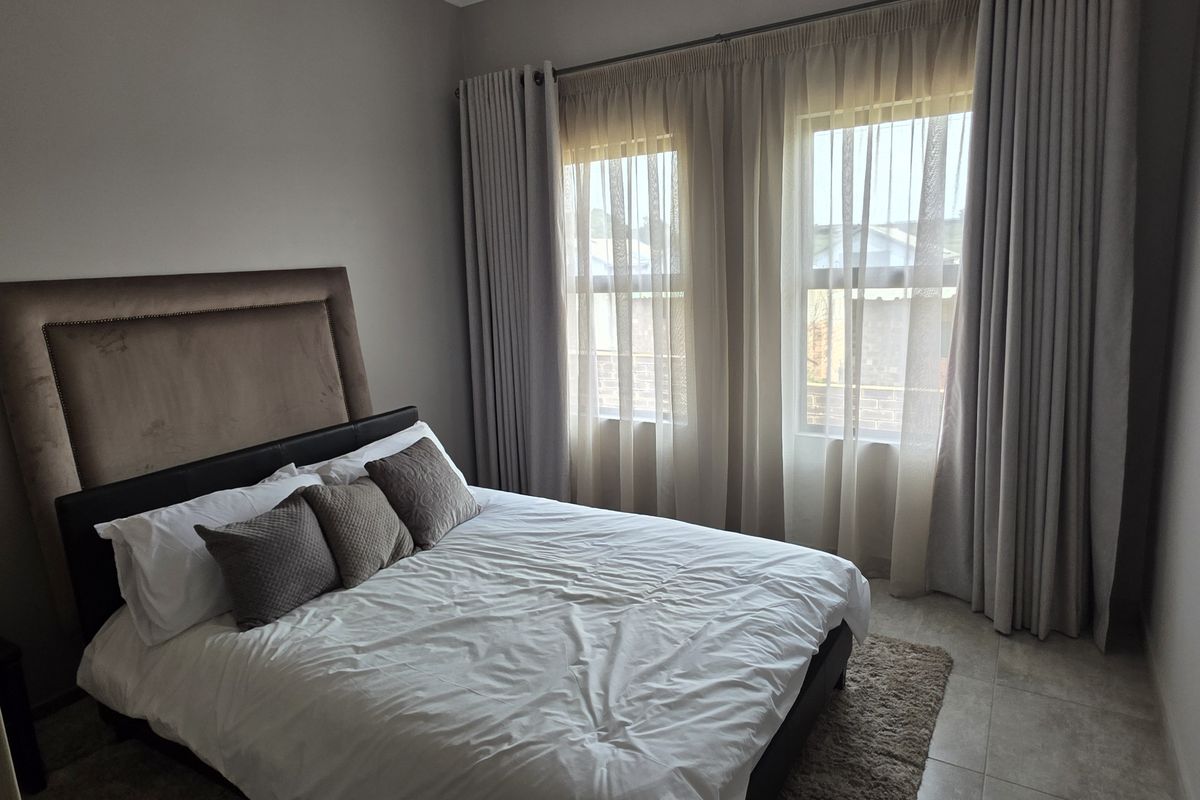 Discover your dream home in this striking 3-bedroom residence situated in a desirable new developmen - Photo 4