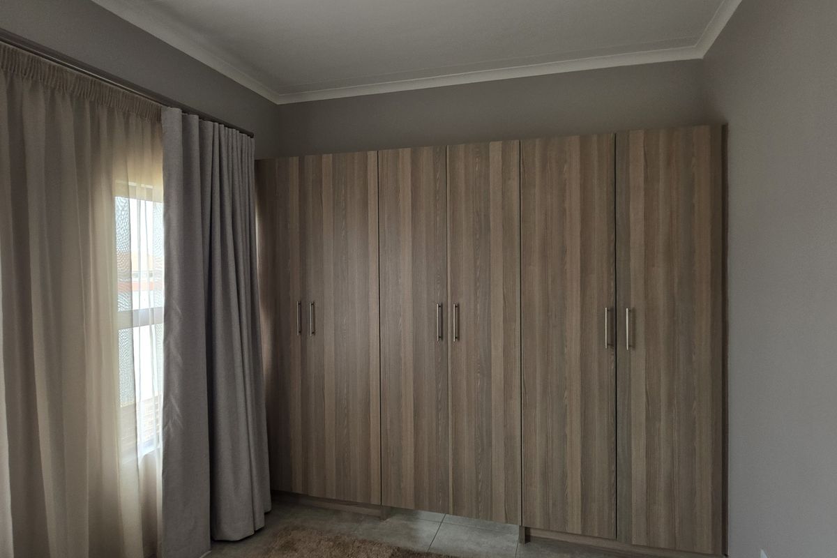 Discover your dream home in this striking 3-bedroom residence situated in a desirable new developmen - Photo 2