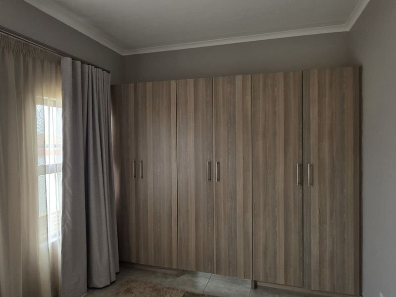 Discover your dream home in this striking 3-bedroom residence situated in a desirable new developmen - Photo 2