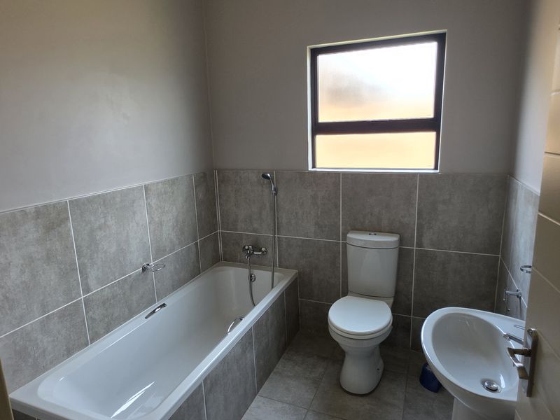 Discover your dream home in this striking 3-bedroom residence situated in a desirable new developmen - Photo 5