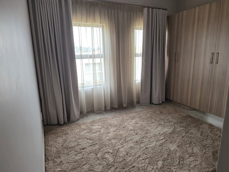 Discover your dream home in this striking 3-bedroom residence situated in a desirable new developmen - Photo 3