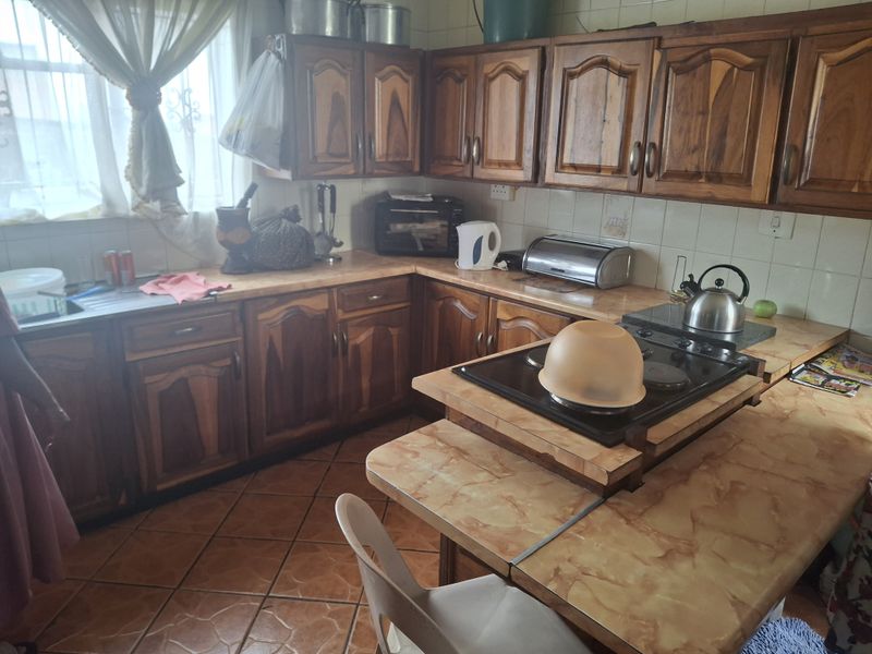 3-Bedroom House with Exceptional Rental Income Potential – Tembisa - Photo 2