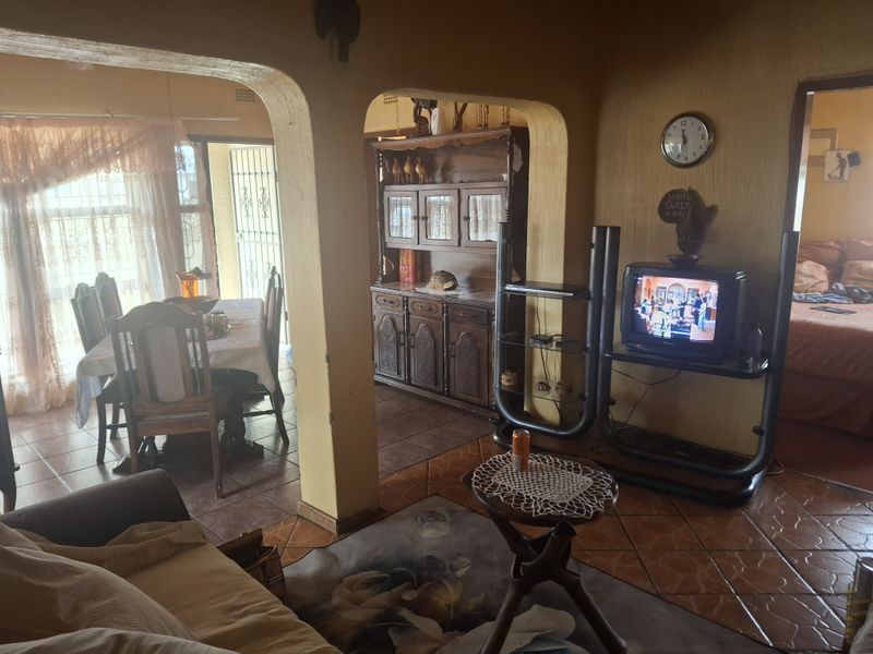 3-Bedroom House with Exceptional Rental Income Potential – Tembisa - Photo 3