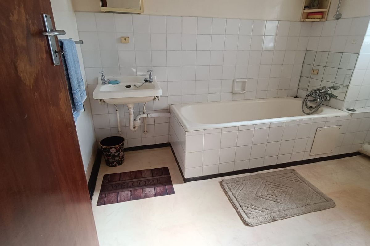 Exceptional Value 1-Bedroom Apartment with Private Garage Secure this well-appointed apartment perfe - Photo 5