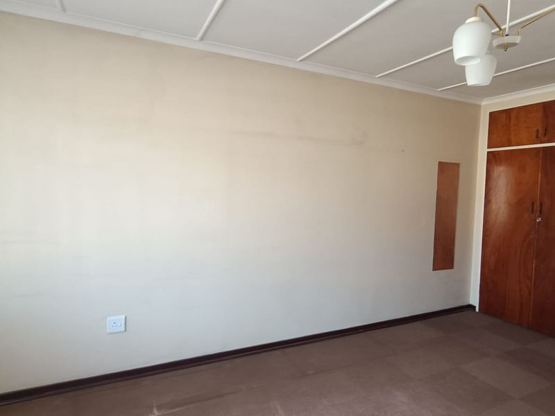 Exceptional Value 1-Bedroom Apartment with Private Garage Secure this well-appointed apartment perfe - Photo 7