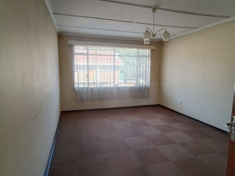 Exceptional Value 1-Bedroom Apartment with Private Garage Secure this well-appointed apartment perfe - Photo 9