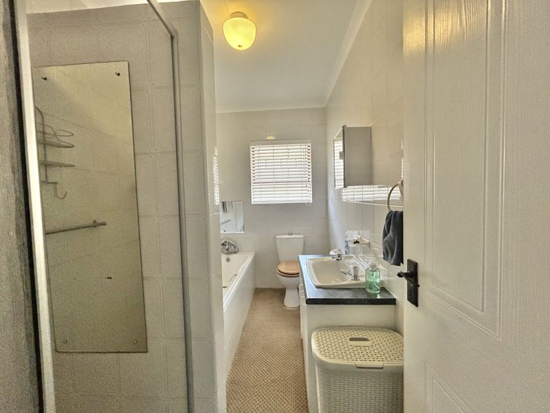 Townhouse with sea view -prime location - Photo 10