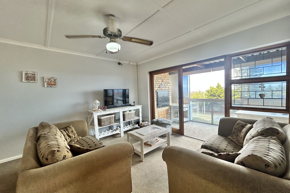 Townhouse with sea view -prime location - Photo 3