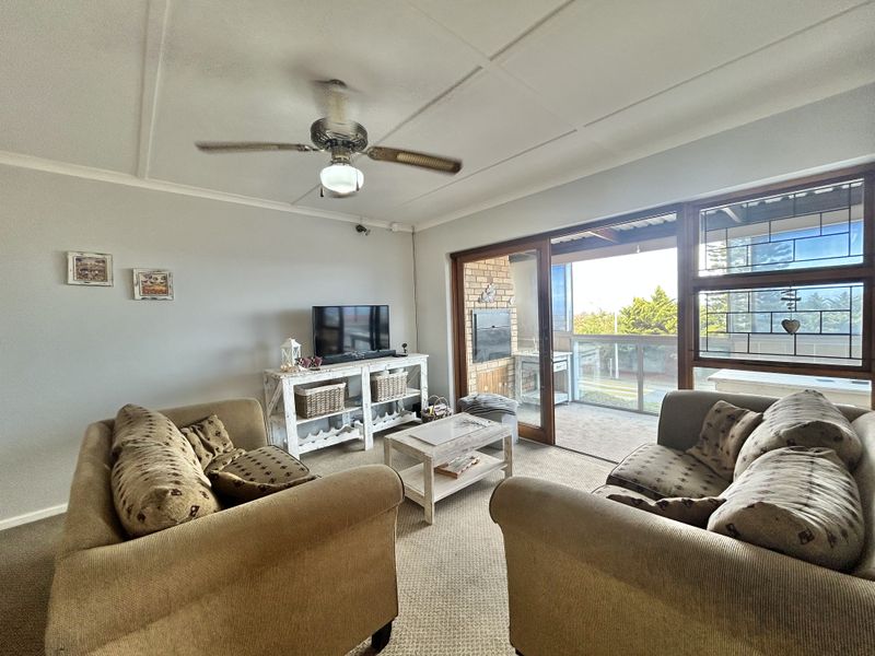 Townhouse with sea view -prime location - Photo 3