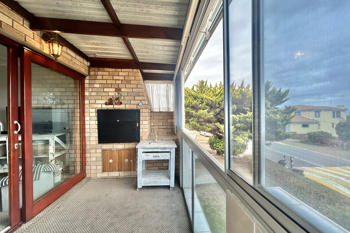 Townhouse with sea view -prime location - Photo 4