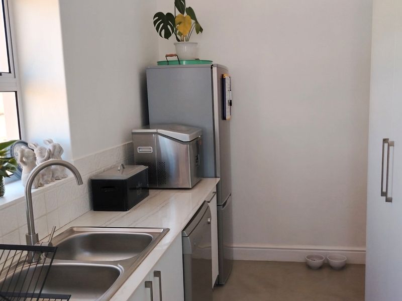 Refined Country Living in a Modern Maremmana Estate Home - Photo 10