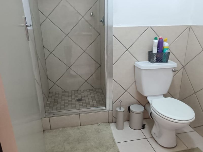 Secure, Functional & Effortlessly Livable - Photo 7