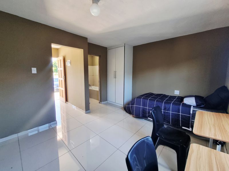 Bachelor Room To Rent - Photo 10