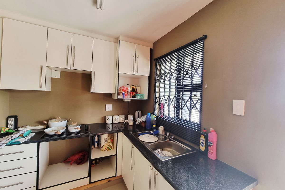 Bachelor Room To Rent - Photo 3