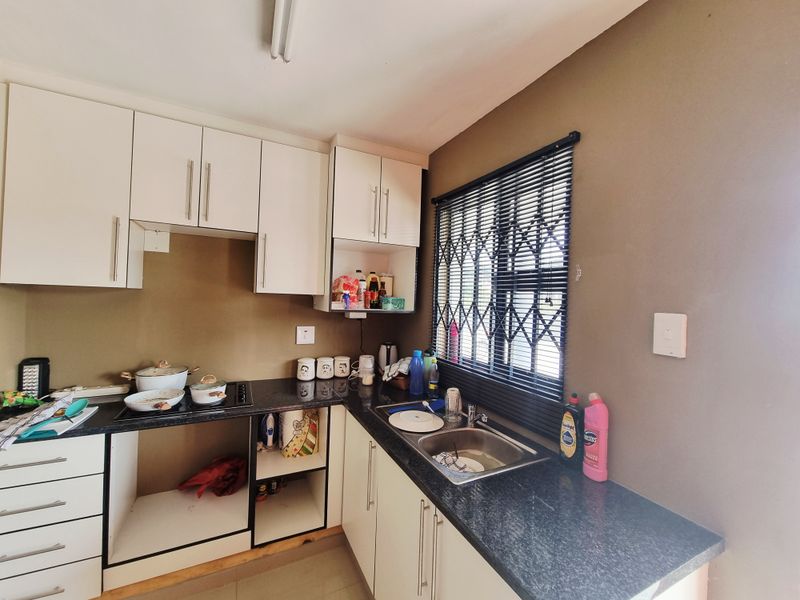 Bachelor Room To Rent - Photo 3