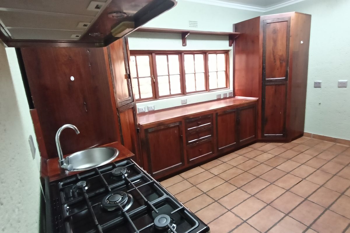 Massive property in a very popular area! - Photo 2