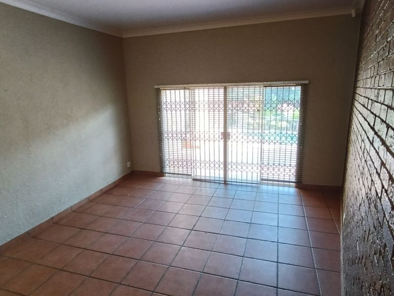 Massive property in a very popular area! - Photo 7