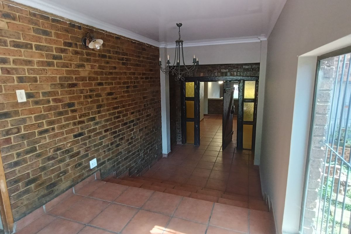 Massive property in a very popular area! - Photo 4