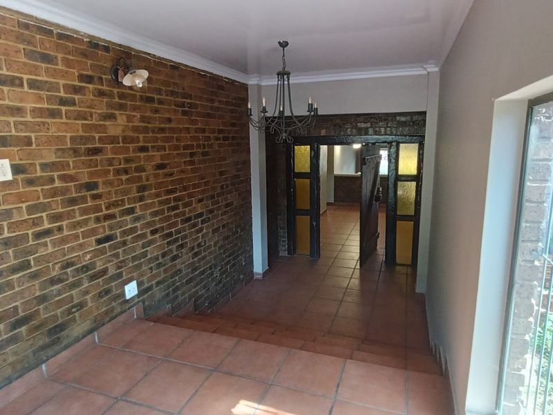 Massive property in a very popular area! - Photo 4