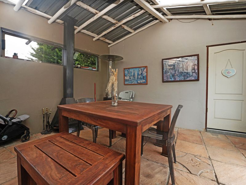 Spacious, Well-Maintained Family Home in Sought-After Bordeaux - Photo 9