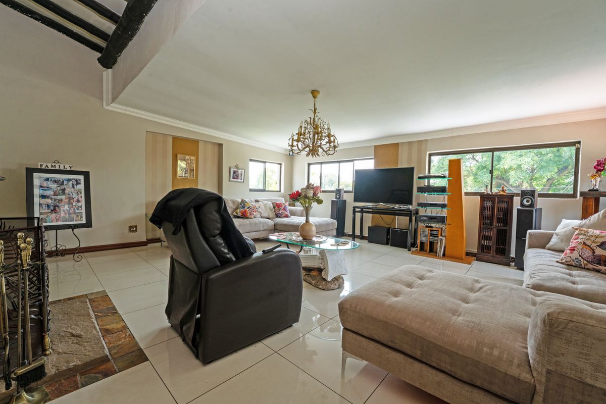 Spacious, Well-Maintained Family Home in Sought-After Bordeaux - Photo 5