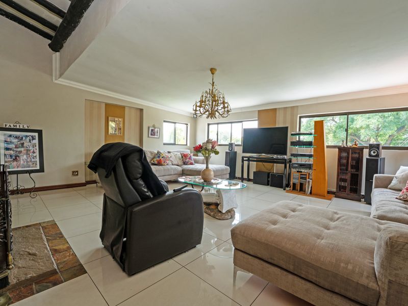 Spacious, Well-Maintained Family Home in Sought-After Bordeaux - Photo 5