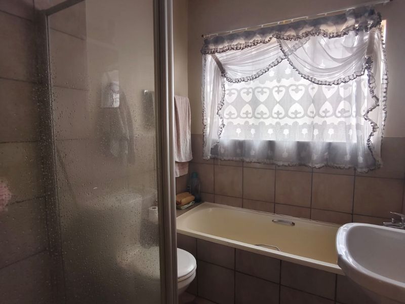 Neat, Secure & Simply Irresistible Townhouse - Photo 9