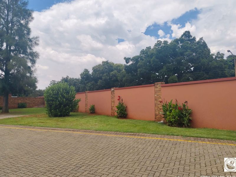 Neat, Secure & Simply Irresistible Townhouse - Photo 3