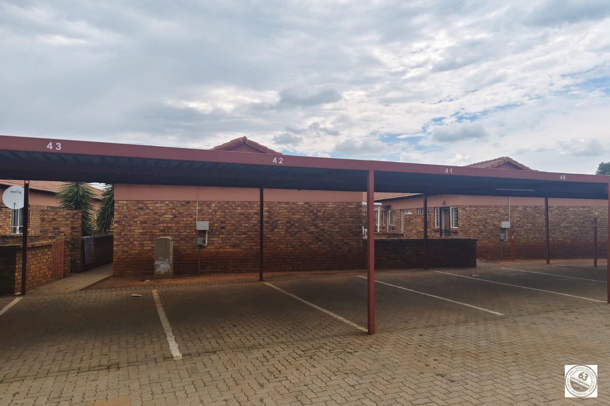 Neat, Secure & Simply Irresistible Townhouse - Photo 2