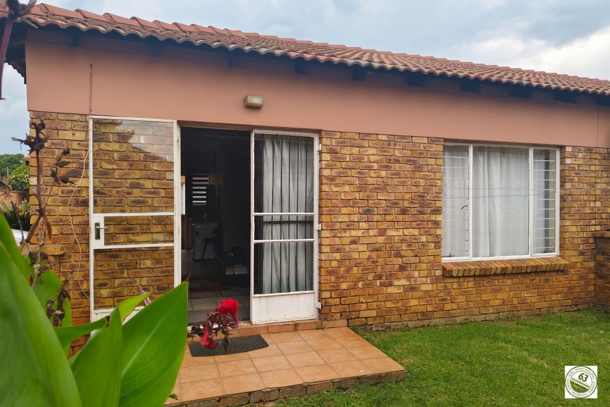 Neat, Secure & Simply Irresistible Townhouse - Photo 5