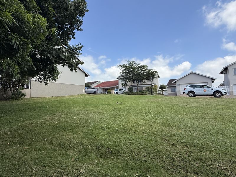 Level land in a secure Estate - Photo 4