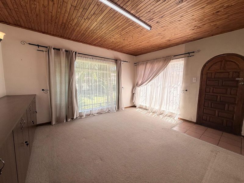 3 Bedroom Drakensberg Aviary hill Property - Photo 10