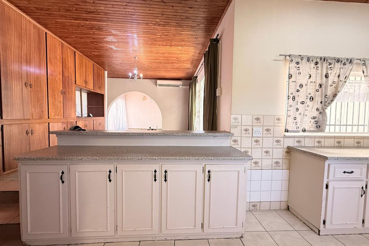 3 Bedroom Drakensberg Aviary hill Property - Photo 4