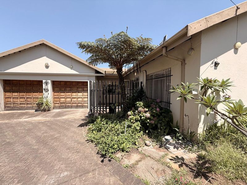 3 Bedroom Drakensberg Aviary hill Property - Photo 2