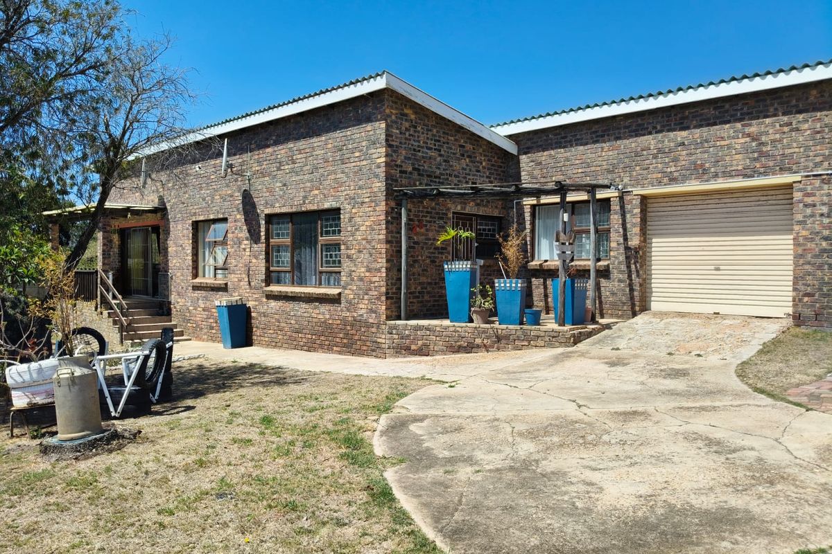 Low-Maintenance Face Brick Home | Prime Location - Photo 2