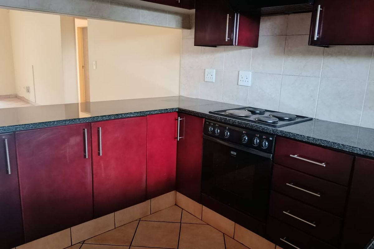 2 Bedroom Apartment to rent in Kenleaf - Photo 3