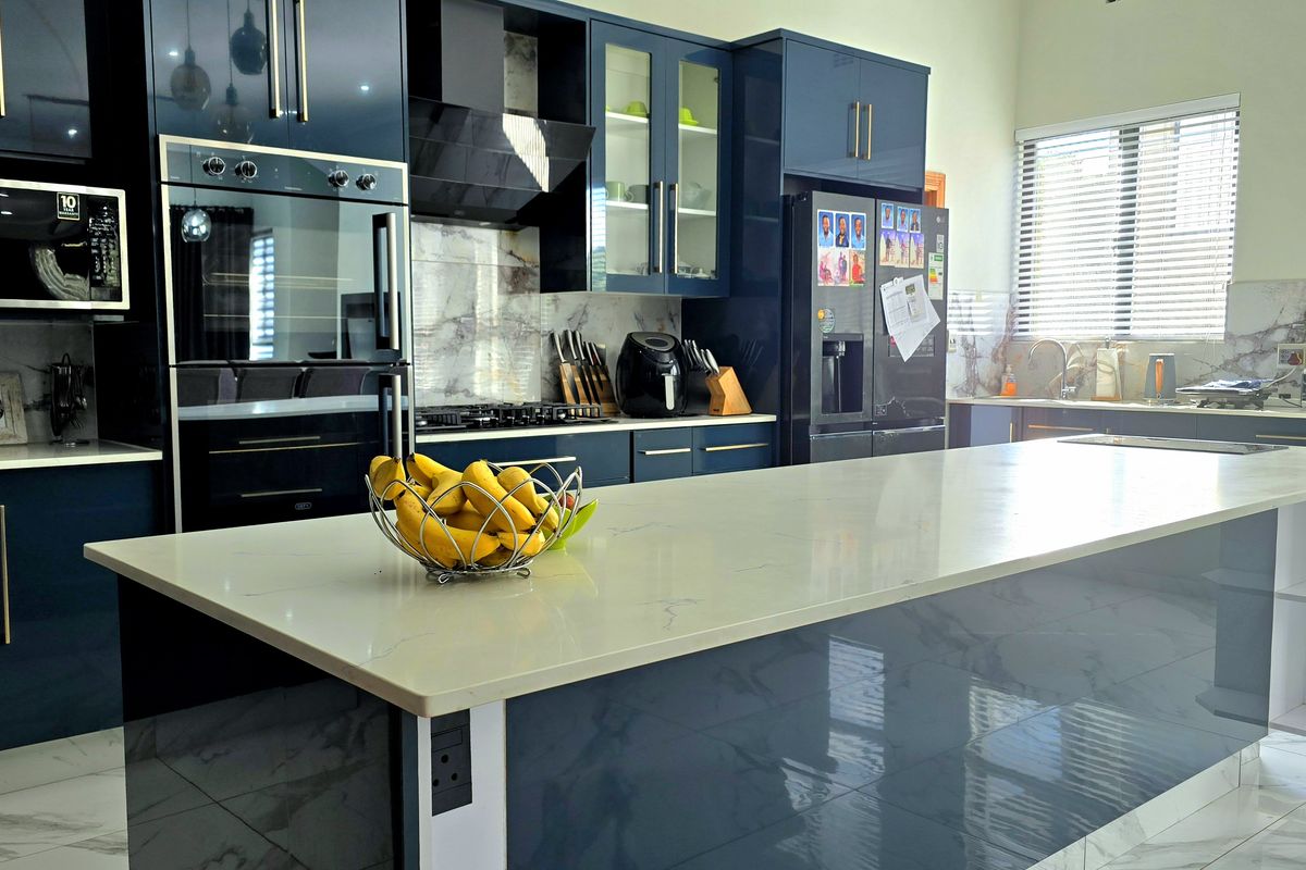 Executive Home in Wigwam Estate for Sale - Photo 3