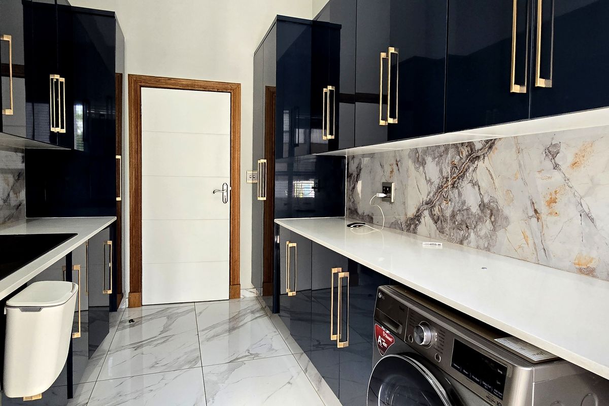 Executive Home in Wigwam Estate for Sale - Photo 5