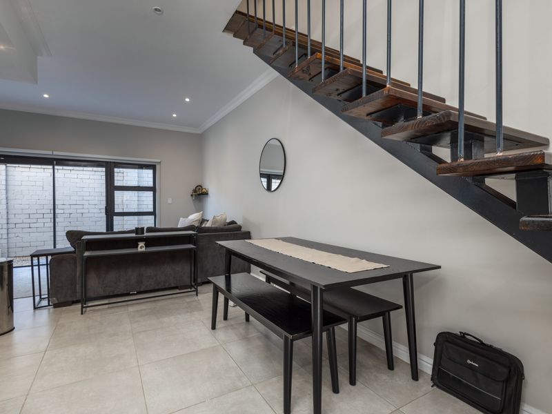 Ultra Modern 4 Bedroom Duplex with state of the art security - Photo 7
