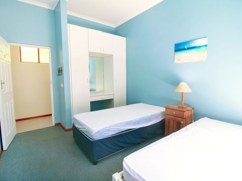 Charming 4-bed house in St Francis Bay Village - Photo 7