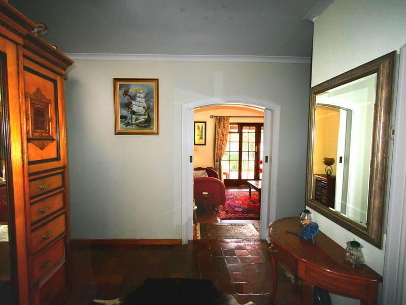 ELEGANTLY SPACIOUS HOME WITH INCOME GENERATOR - Photo 7