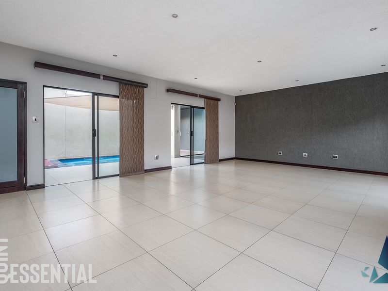 SUIDERHOF TOWNHOUSE 4,200,000 - Photo 3