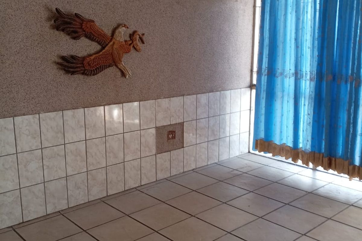 Fantastic 2 Bedroom Apartment - Photo 3