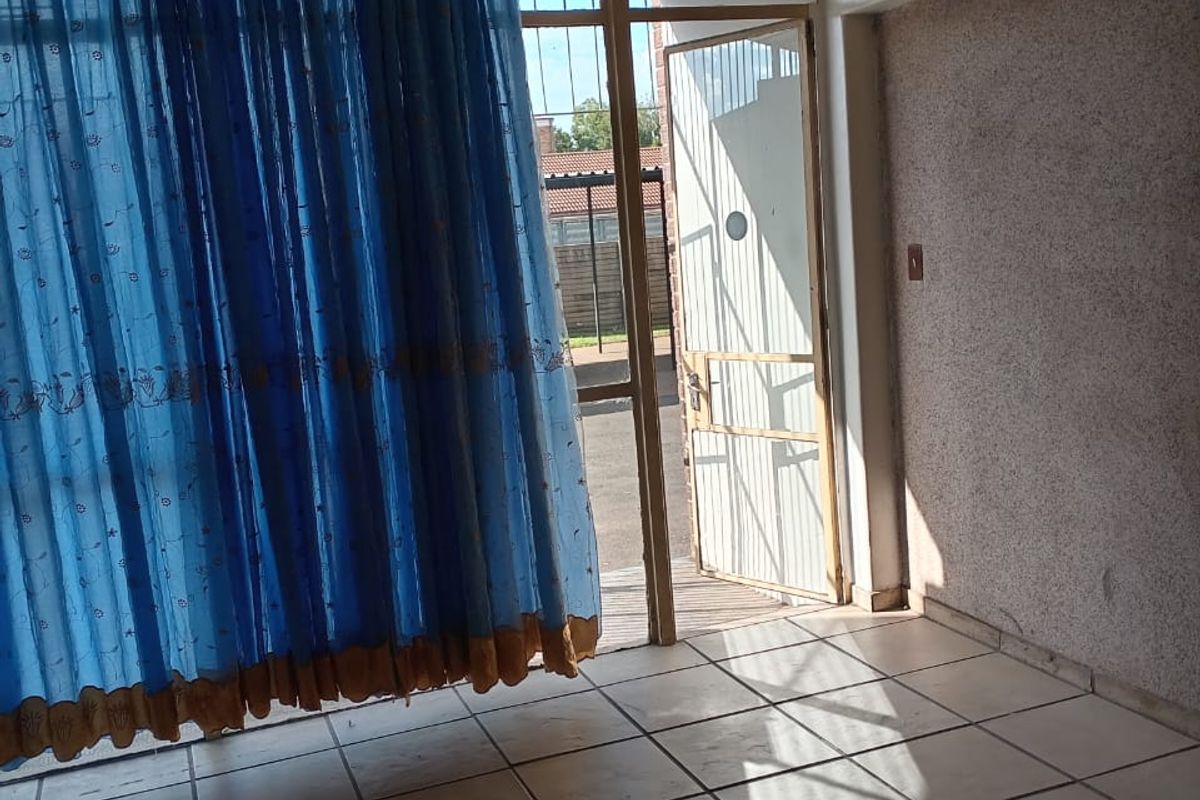 Fantastic 2 Bedroom Apartment - Photo 4