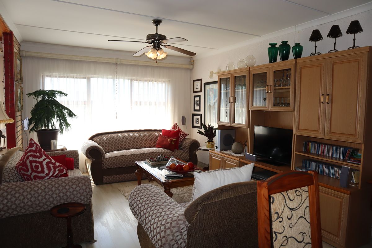 Boundless Space in this versatile double-story - Photo 5