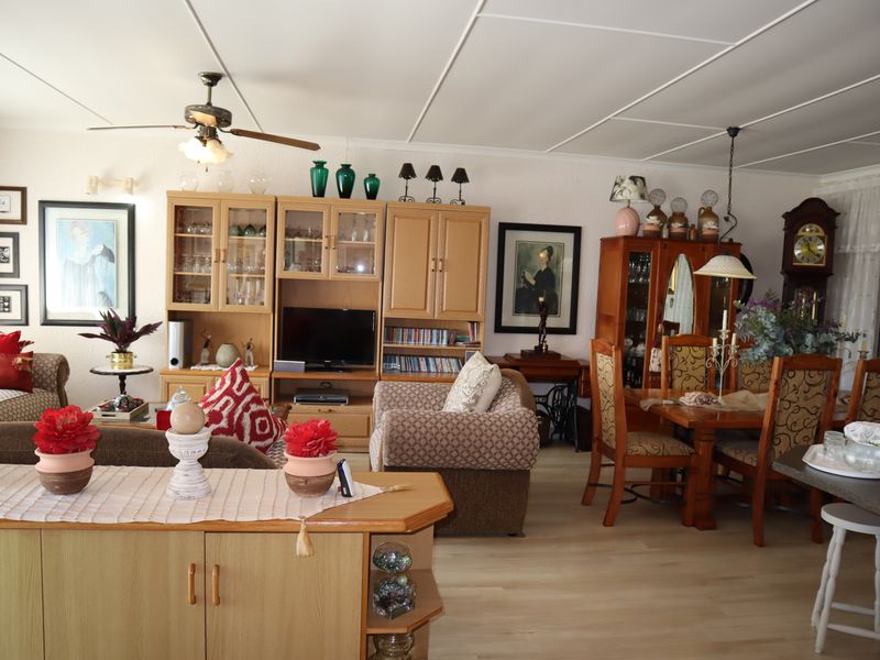 Boundless Space in this versatile double-story - Photo 8