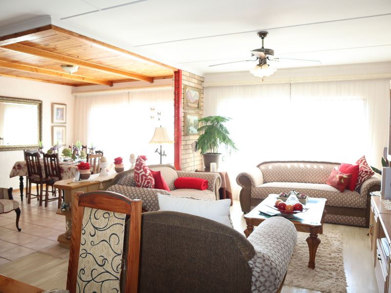 Boundless Space in this versatile double-story - Photo 6