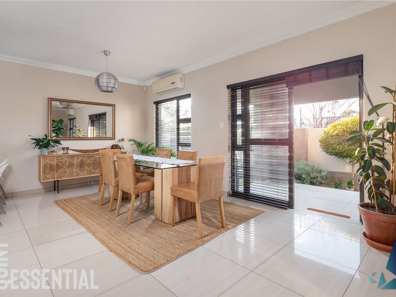 KLEIN WINDHOEK TOWNHOUSE - 28,000/m (Excl.W&E) - Photo 1