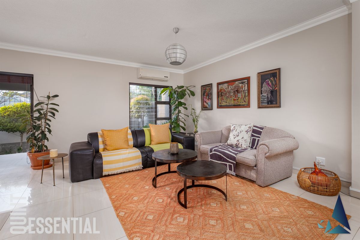 KLEIN WINDHOEK TOWNHOUSE - 28,000/m (Excl.W&E) - Photo 2